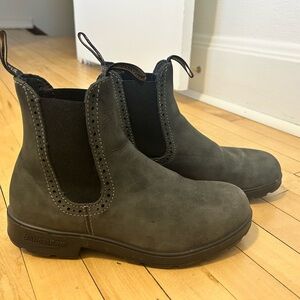 Blundstone rustic black high top